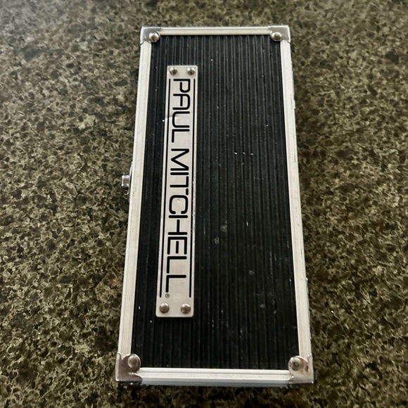 Paul Mitchell Shears Set, includes thinning shears and case - Picture 10 of 14